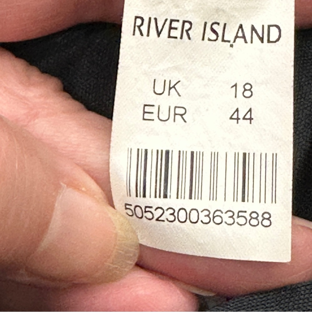 River Island Gold Sequin Shorts High Waisted Fitted Stretchy Booty Club Attire - Picture 8 of 8